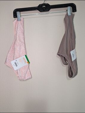 NWT 2 Pairs Warner's Comfort Thongs Size Large